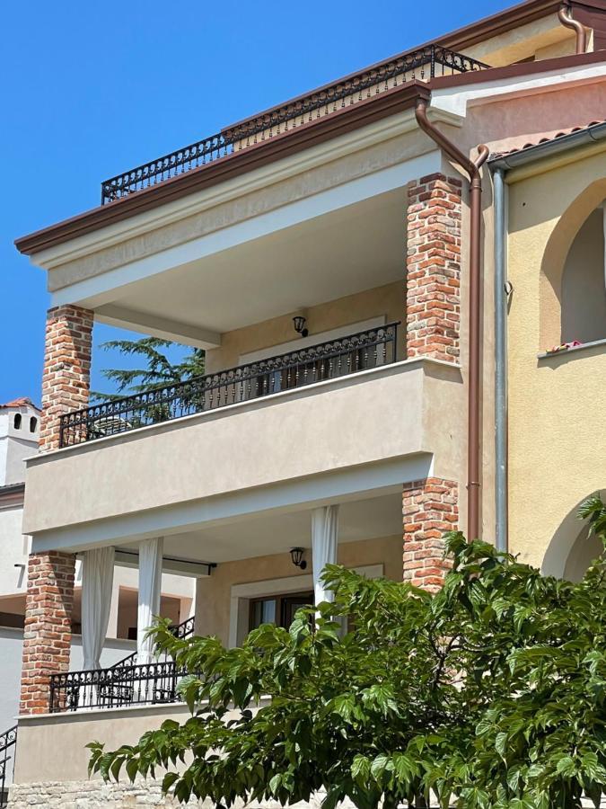 Apartments Sanja Pinezici  Exterior photo
